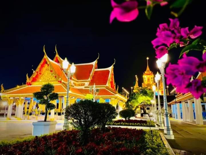 U&D Guest House Bangkok Ngoại thất bức ảnh